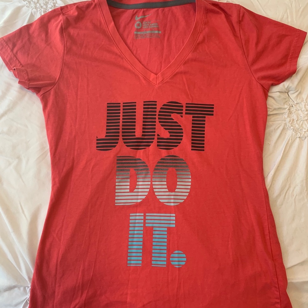 Nike tee - salmon color